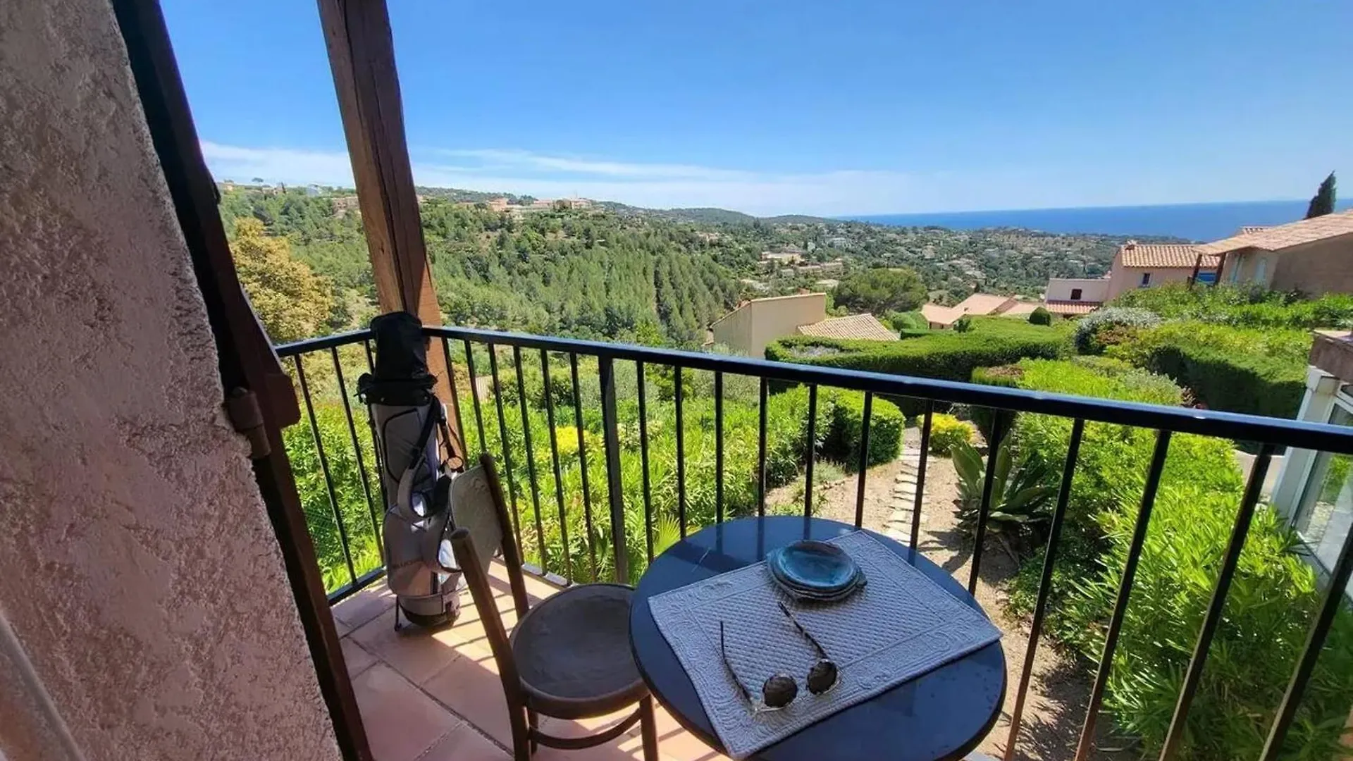 Maison Charmante A Roquebrune-Sur-Argens Avec Piscine Partagee