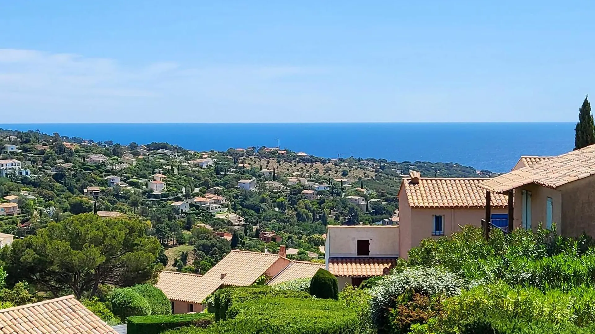 Maison Charmante A Roquebrune-Sur-Argens Avec Piscine Partagee France
