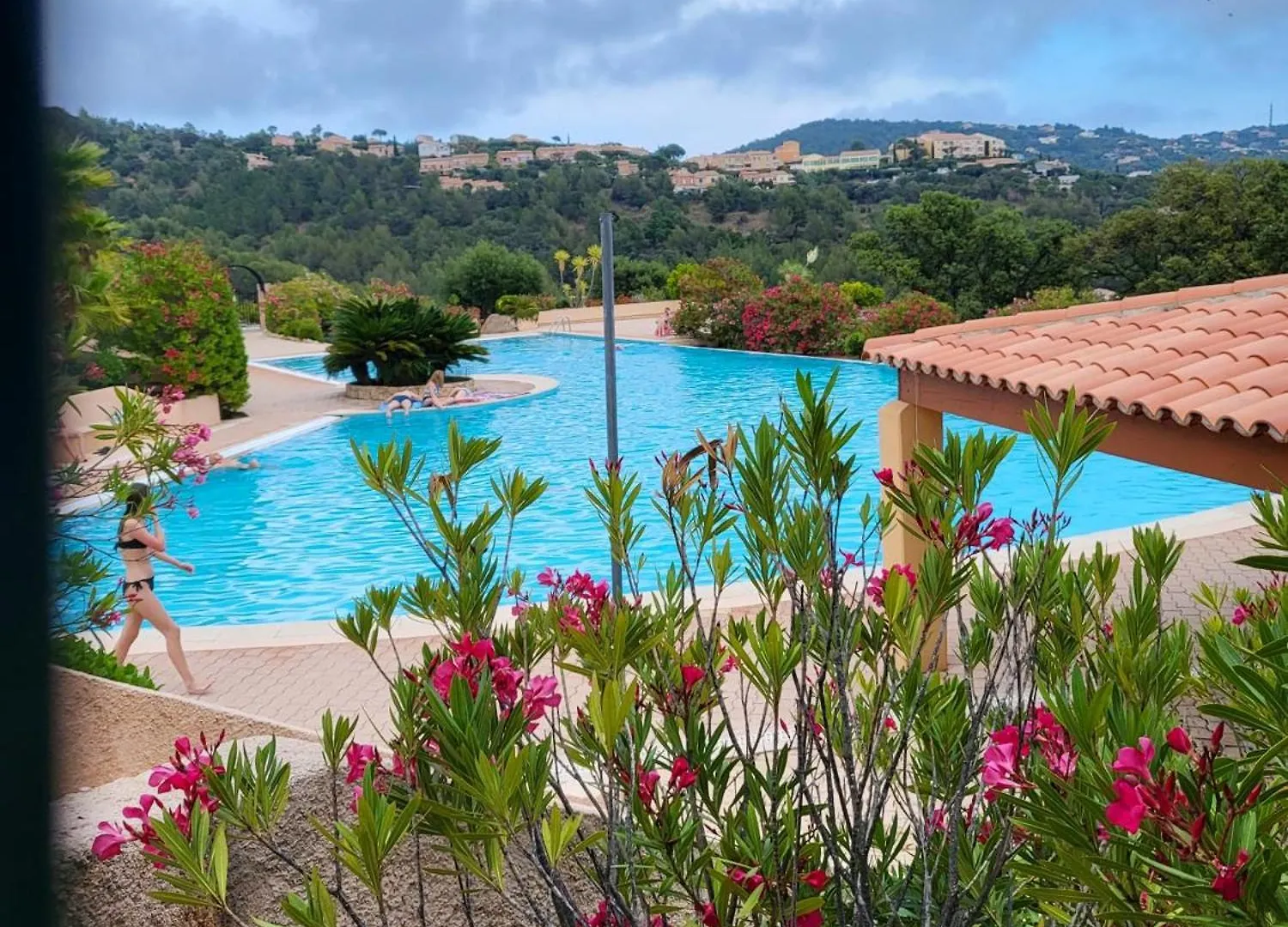 Maison Charmante A Roquebrune-Sur-Argens Avec Piscine Partagee