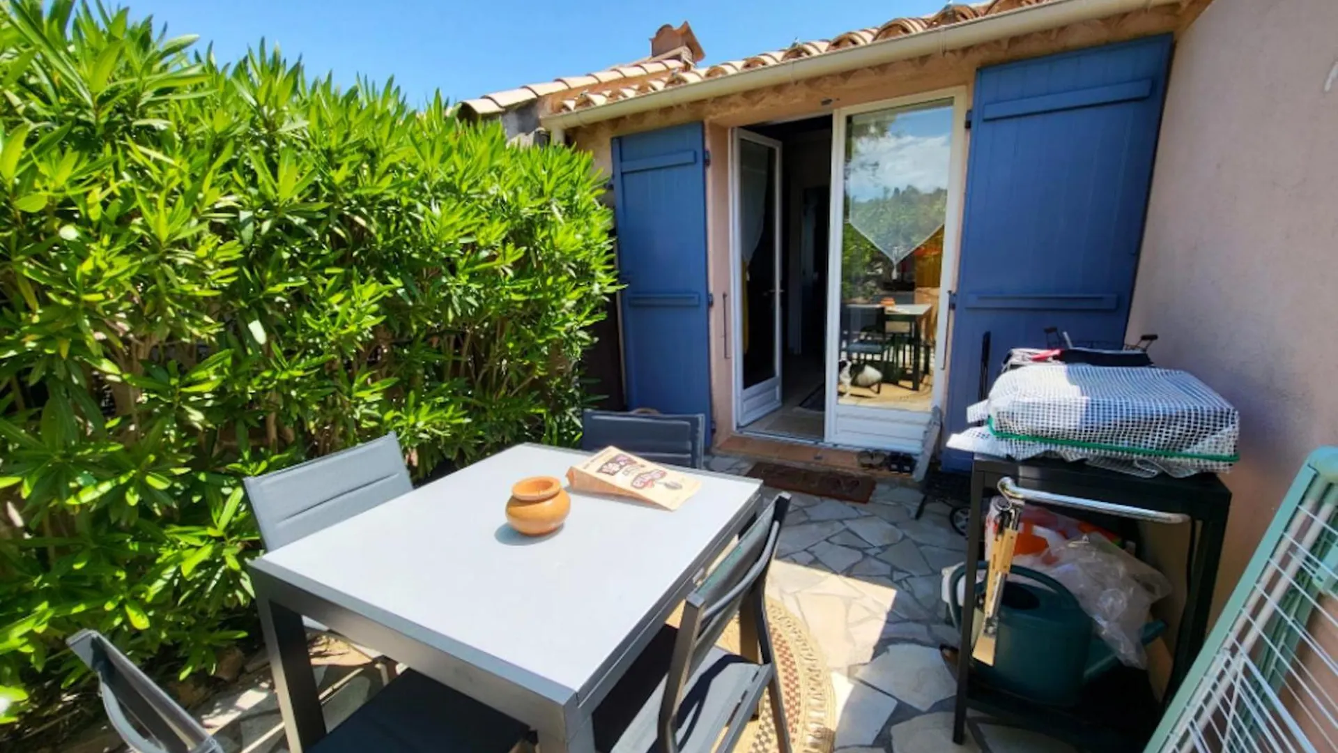 Holiday home Maison Charmante A Roquebrune-Sur-Argens Avec Piscine Partagee France